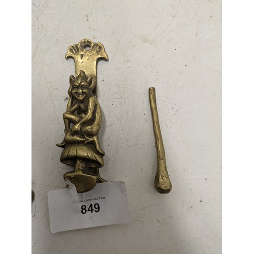 849 - A Selection of 3 Early 19th Century Brass Door Knockers