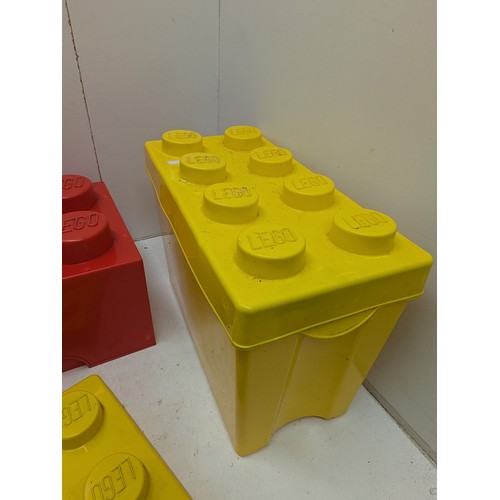 1827 - A selection of five Lego containers with contents