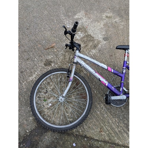 8 - A British Eagle Mirage Children's mountain bike