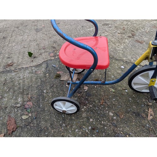 6 - A vintage children's tricycle