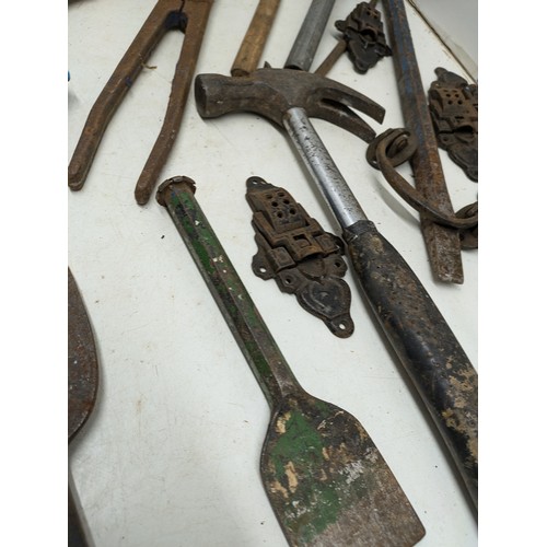 1621 - A Box of Handheld Tools and a Selection of Vintage Latches