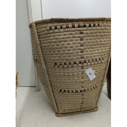 437 - A selection of various wicker baskets