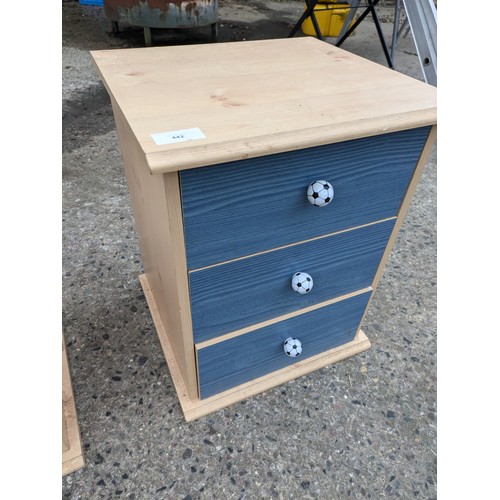 442 - A Pair of Bedside Tables