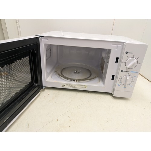 1201 - A 700w Essentials Microwave - Working