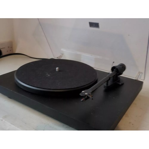 1243 - PROJECT DEBUT III PHONO SB TURNTABLE Ortofon Dmb 5e Stylus