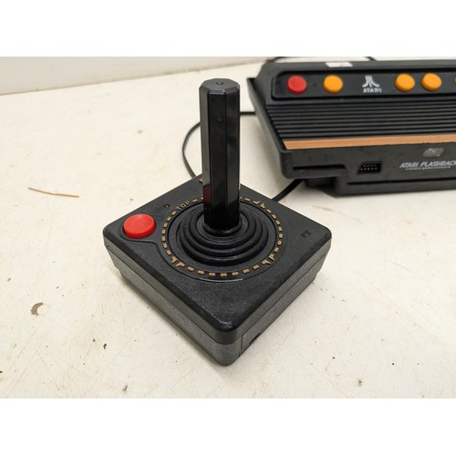 1226 - An Atari Flashback Console with 2 Controllers