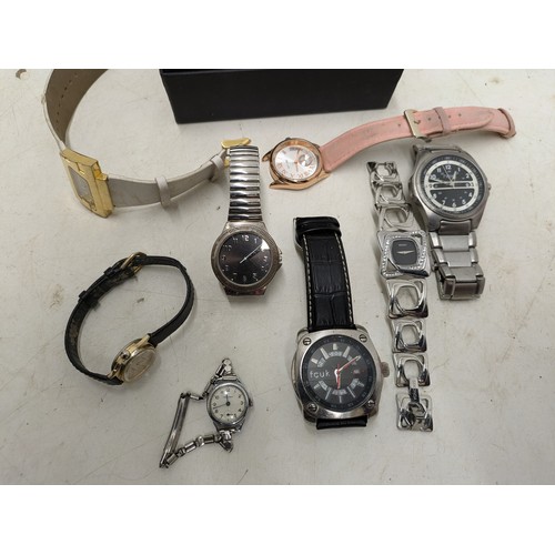 2015 - A Selection of Mens and Women's Wristwatches