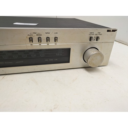 1528 - A Sanyo FMT 3510L stereo tuner