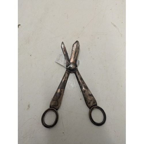 1051 - A Pair of vintage silver plated Sanson Grape scissors