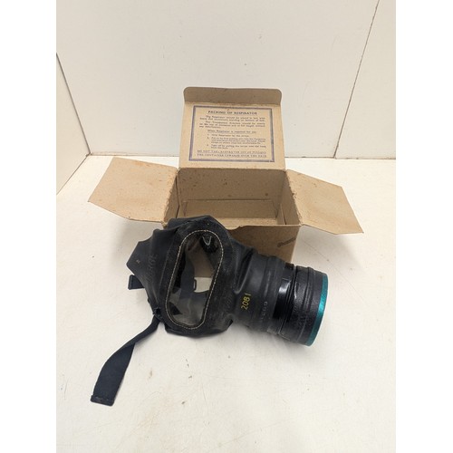 1044 - A circa world war 2 Gas Mask in original box model mb36 stamped 1938