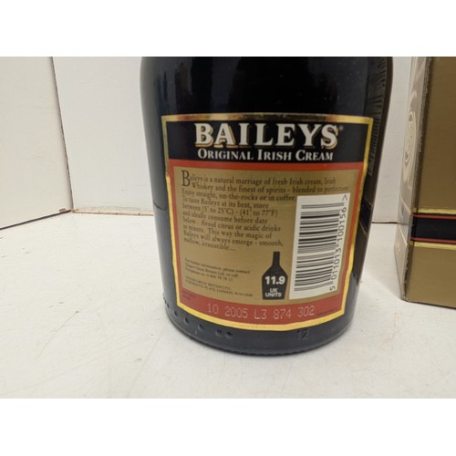 2053 - A Boxed limited edition Baileys 75cl - please note this is approximately 15 years old