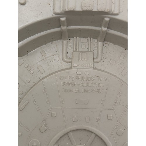 2040 - A vintage 1979 Kenner official Lucasfilm Millennium Falcon model