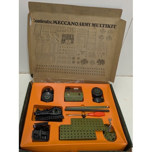 1033 - A Meccano army multi kit with manual and original box