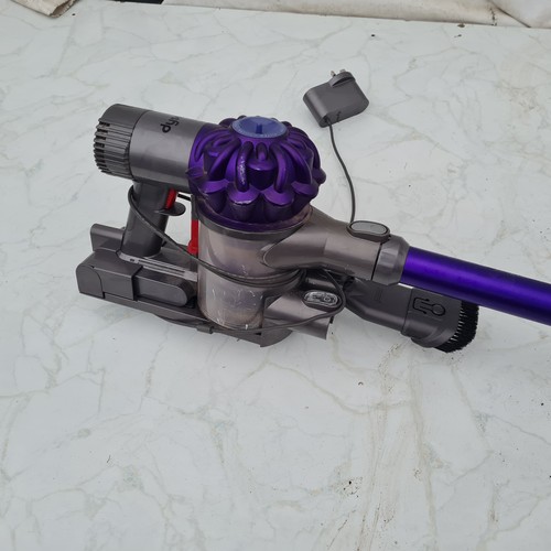 1416 - A Dyson V6 Cordless Vacuum Cleaner