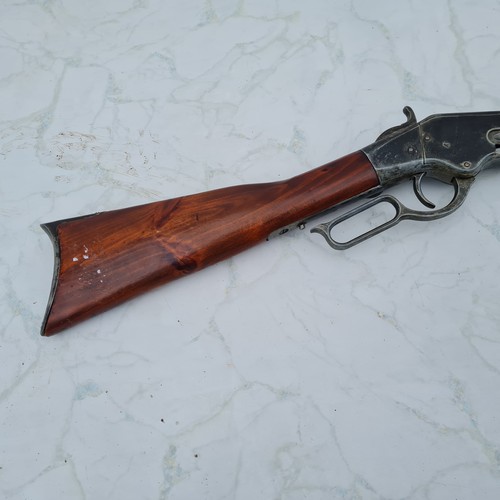 1009 - A Replica Repeating Under Lever Rifle