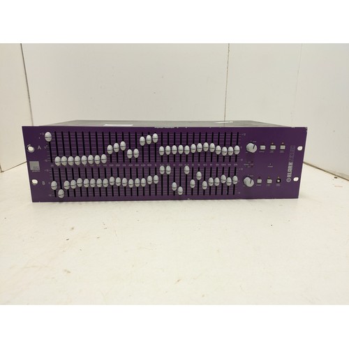 1457 - A Klark Teknik Model SQ1G Square One Graphic Equalizer