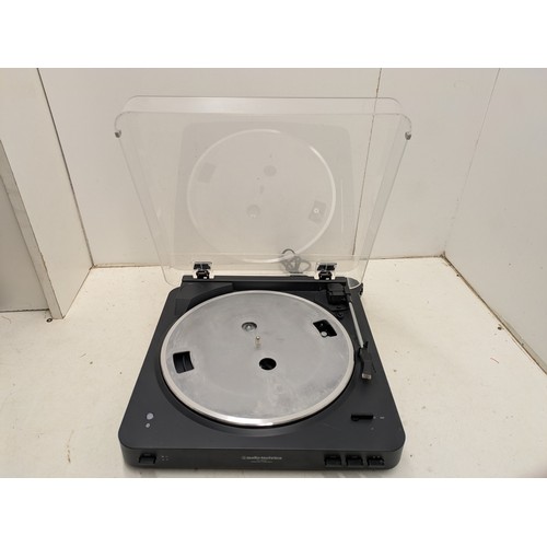 1468 - An Audio Technica model AT-LP60-BT Turntable