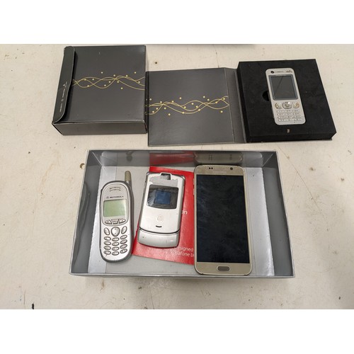 1406 - a Selection of retro phones including Samsung SMG920F