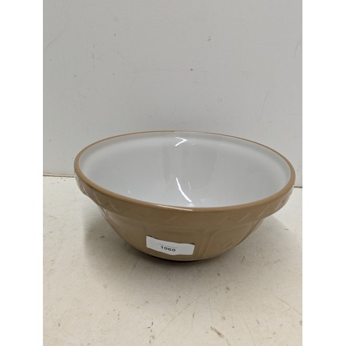 1060 - A Mason Cash & Co size 18 Ceramic Bowl