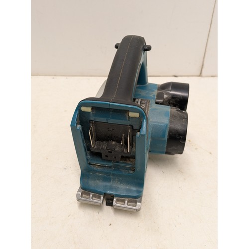 1713 - A Makita DKP180 Cordless Planer - Powers on