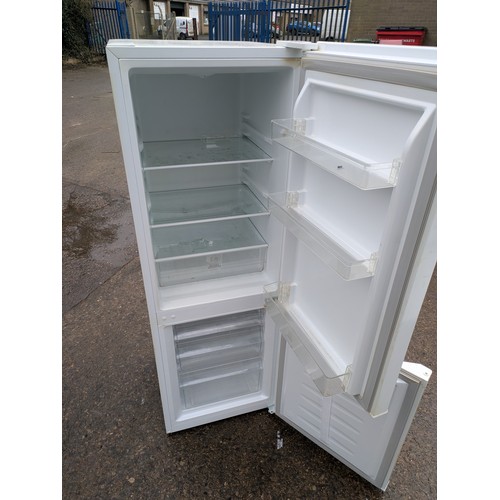 614 - A white fridge freezer model bcd171G - working