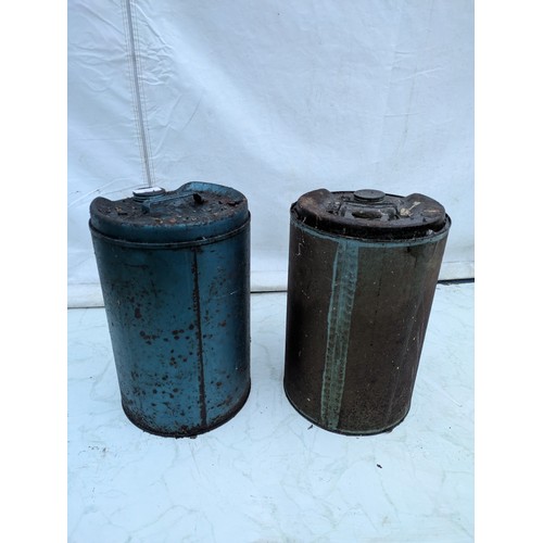 205 - A Pair of Vintage Oil Cans With Brass Taps