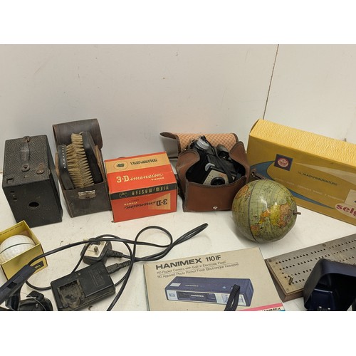 1011 - A Large Selection of Vintage goods including radio and Camera equipment