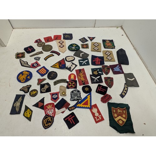 1067 - A Large Selection of Military, Navy and RAF Patches