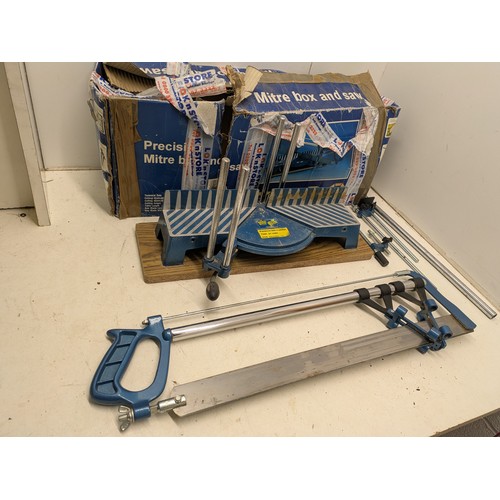 1723 - A Boxed Mitre Saw Stand