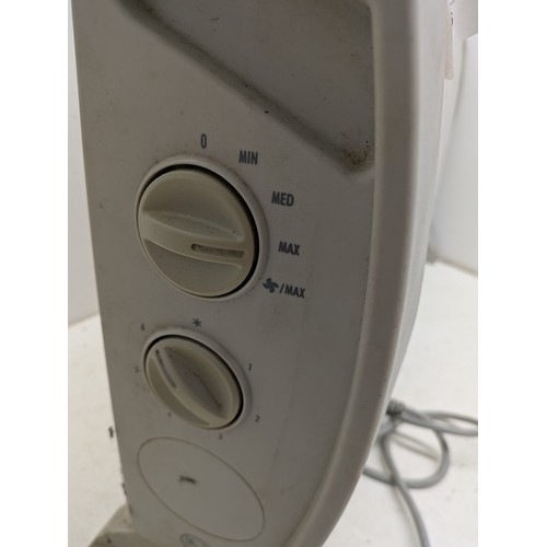 1496 - A Delonghi Electric Heater Model HCO425f