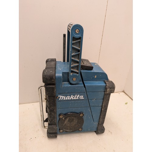 1725 - A Makita Dmr102 DAB Portable Site Radio