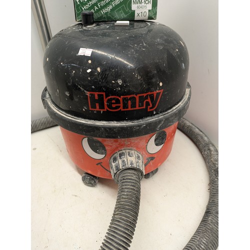 1499 - A Numatic Henry Hoover With Accessories - Powers On