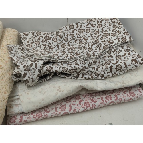 2090 - A Large Selection of Various Linen including Floral patterns