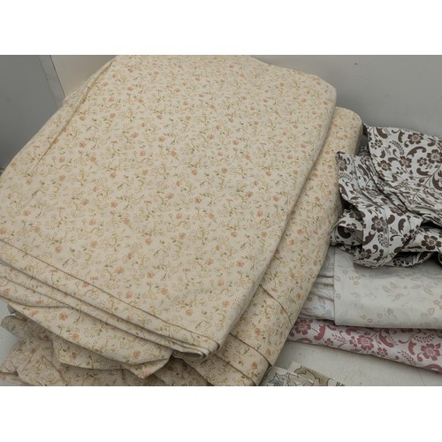 2090 - A Large Selection of Various Linen including Floral patterns