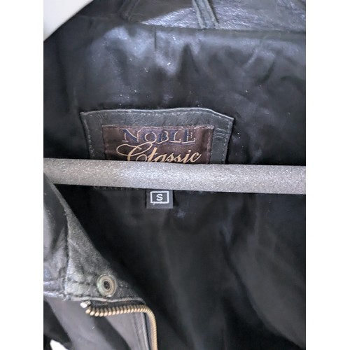 1876 - A Noble Classic Mens Leather Jacket Size Small