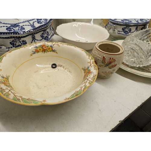 1948 - A large selection of crockery and stoneware