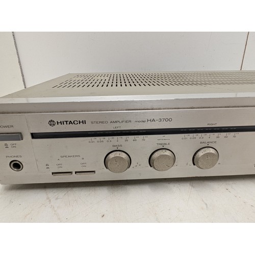 1504 - A Hitachi model ha-3700 stereo amplifier