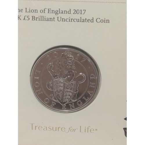 1080 - The Royal Mint - 'The Queen's Beasts 2017 uncirculated £5 coin