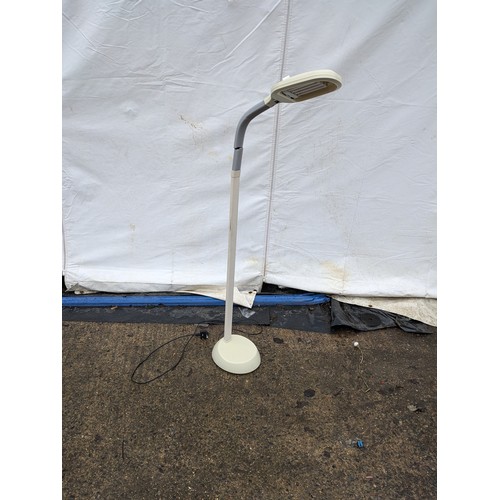 1249 - A 27 Watt Adjustable Reading Lamp