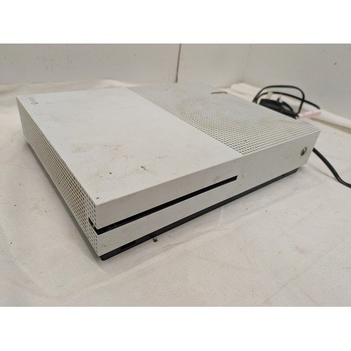 1248 - An Xbox one slim console with power cable