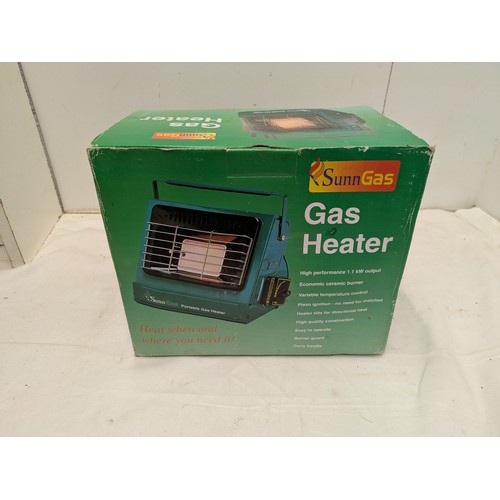 1237 - A boxed sun gas gas heater