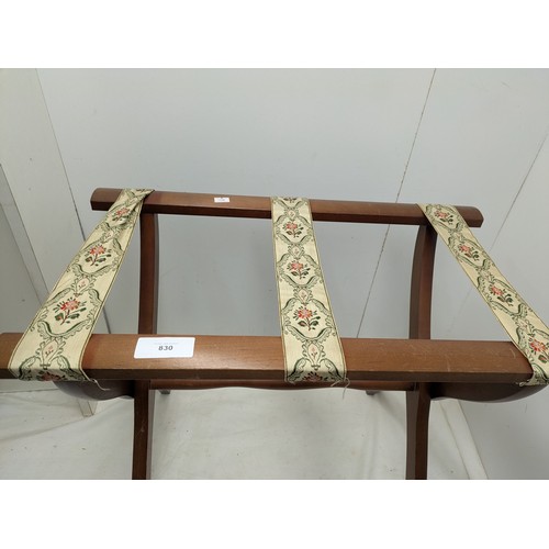 830 - A vintage genuine Scheibe folding suitcase stand