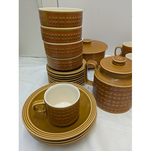 1855 - A large selection of hornsea heirloom crockery