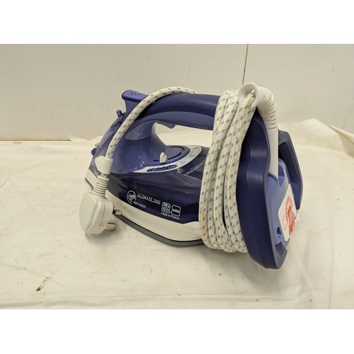 1258 - A Tefal Ultimate 300 Steam Iron