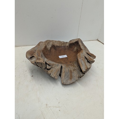 816 - A large carved driftwood bowl