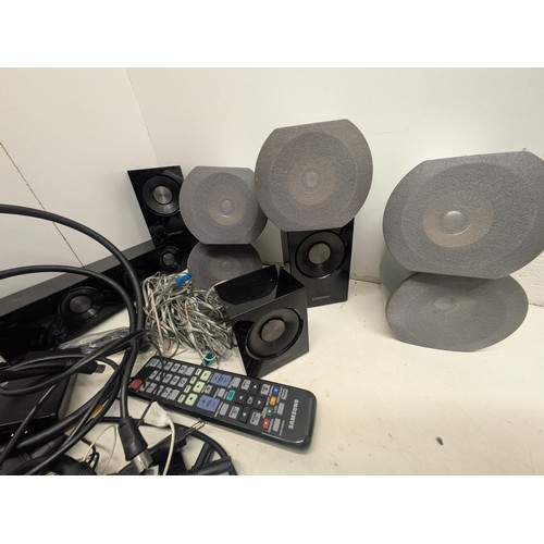 1212 - A Selection of surround sound speakers including Samsung and LG