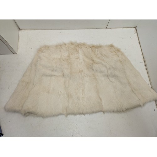 1801 - A Ladies real fur throw