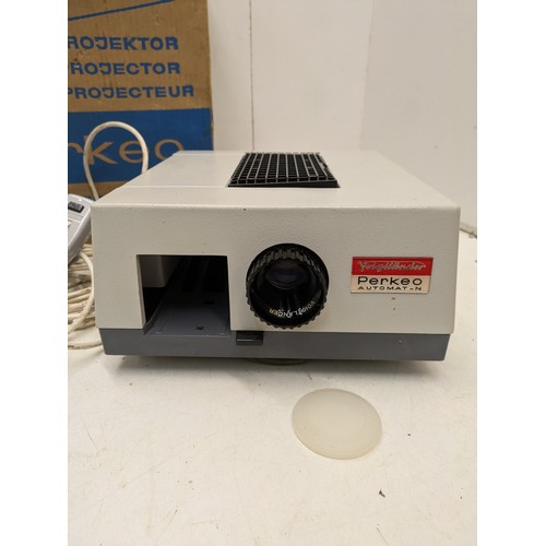 1210 - A Voigtlander Perkeo projector in original box