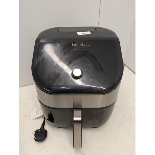 1205 - An instant vortex plus air fryer