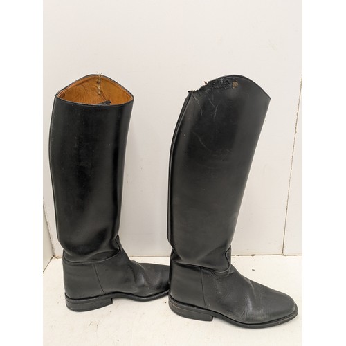 1800 - A pair of Petrie riding boots size 5